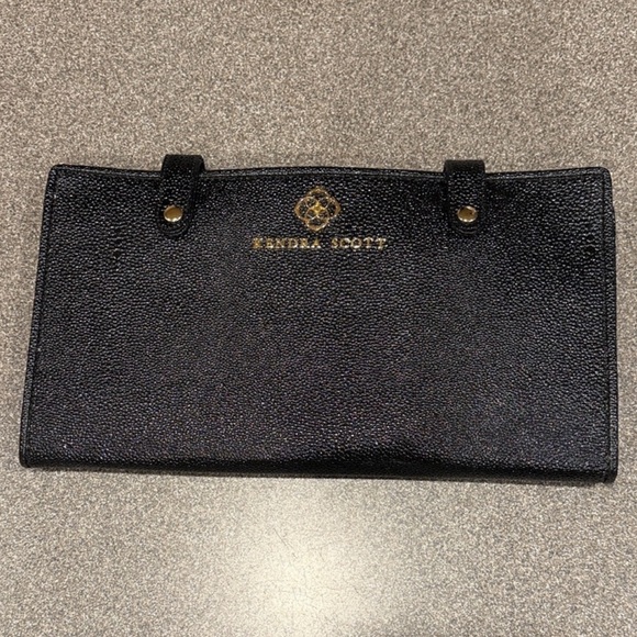 Kendra Scott Other - Kendra Scott Tan and Black Travel Jewelry Case